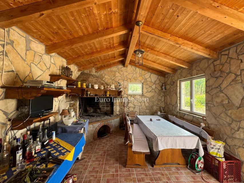 Labin - družinska hiša z velikim vrtom