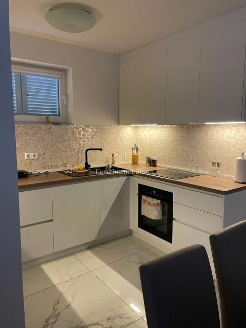 Dramalj - hiša s tremi apartmaji na odlični lokaciji