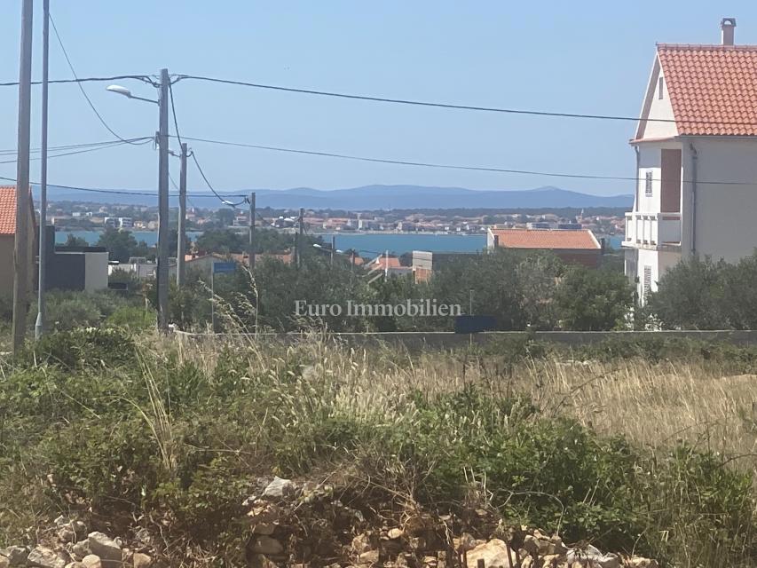 Vrsi - hiša z bazenom v mirnem okolju