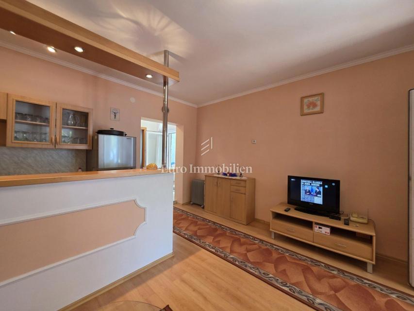 Novi Vinodolski, Smokvica Krmpotska, hiša z dvema apartmajema