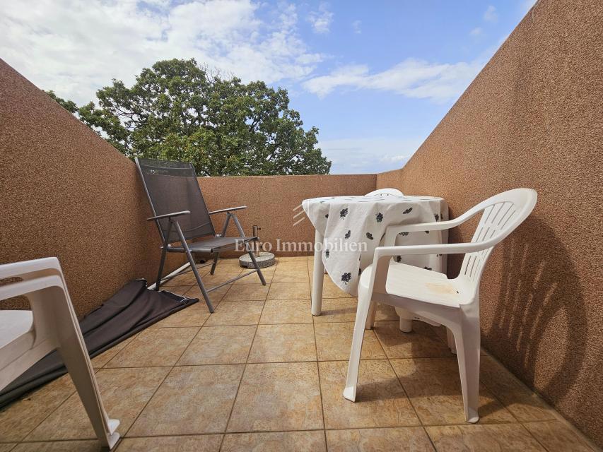 Samostojna hiša s tremi apartmaji, pogled morje - Malinska