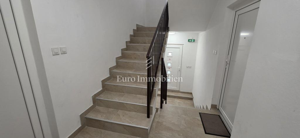 Povile, Prenovljeno stanovanje z 2 parkirnima mestoma