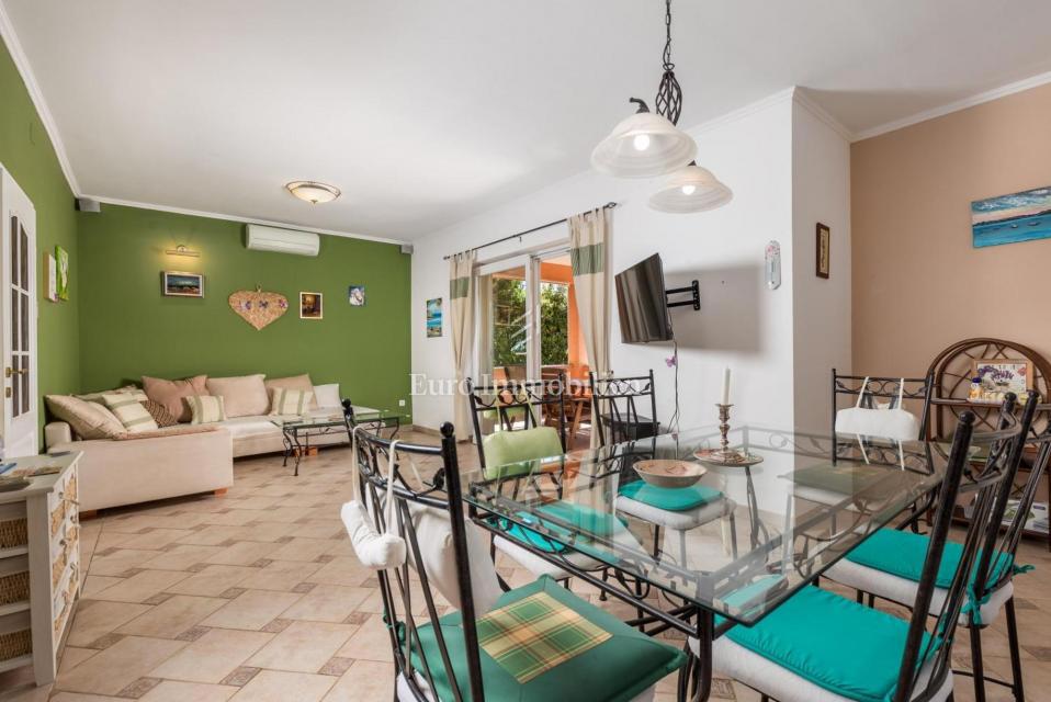 Družinska hiša blizu plaže