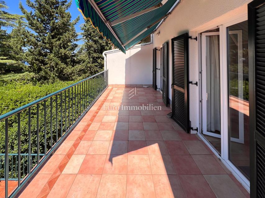 Čudovita Družinska Hiša Pristnega Sloga