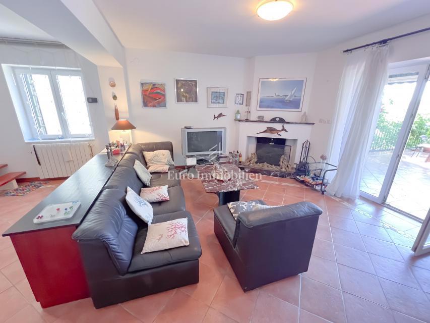 Čudovita Družinska Hiša Pristnega Sloga