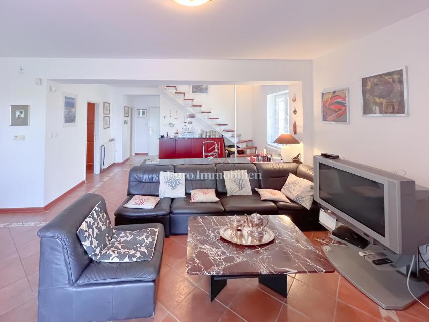 Čudovita Družinska Hiša Pristnega Sloga