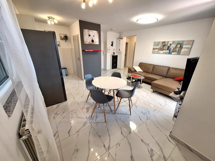 Mesto Krk, Stanovanje s teraso 300 m od morja