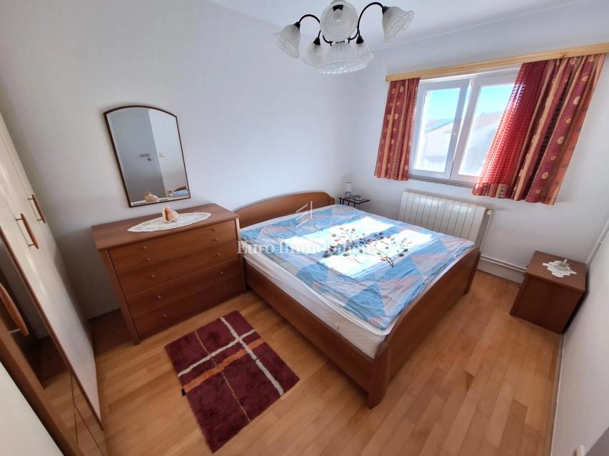 Mesto Krk, Stanovanje s teraso 300 m od morja