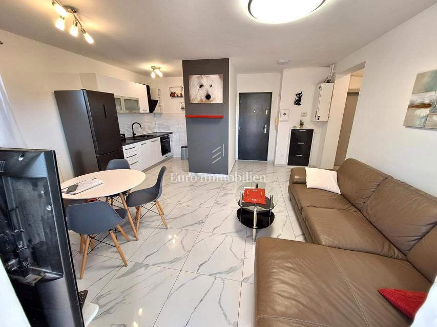 Mesto Krk, Stanovanje s teraso 300 m od morja