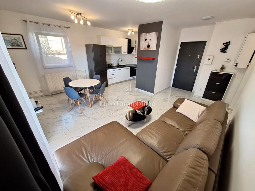 Mesto Krk, Stanovanje s teraso 300 m od morja