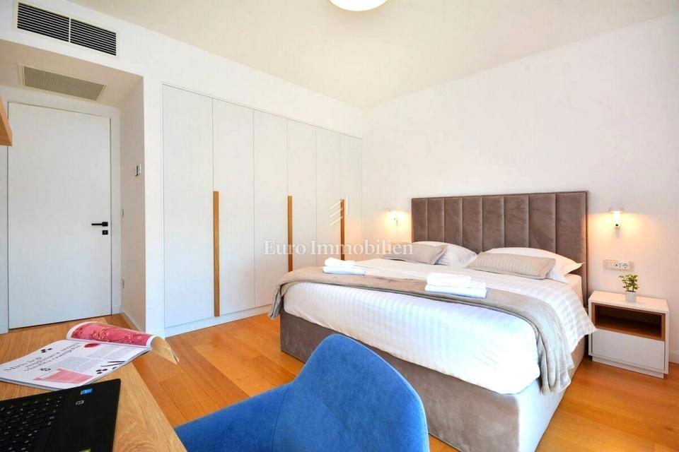 Luksuzna vila z bazenom in panoramskim razgledom