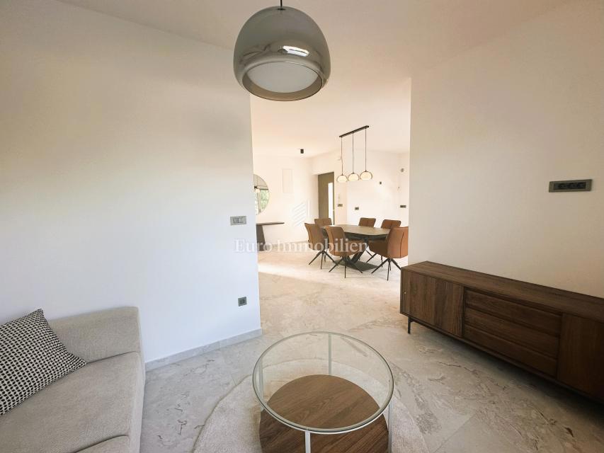 Moderna nova hiša z bazenom, Malinska