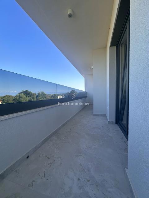 Moderna nova hiša z bazenom, Malinska