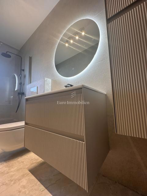 Moderna nova hiša z bazenom, Malinska