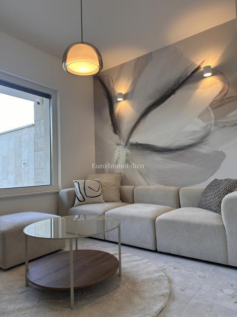 Moderna nova hiša z bazenom, Malinska