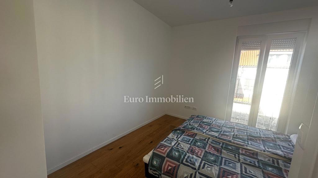 Brodarica, moderno opremljeno stanovanje, 50 m od morja