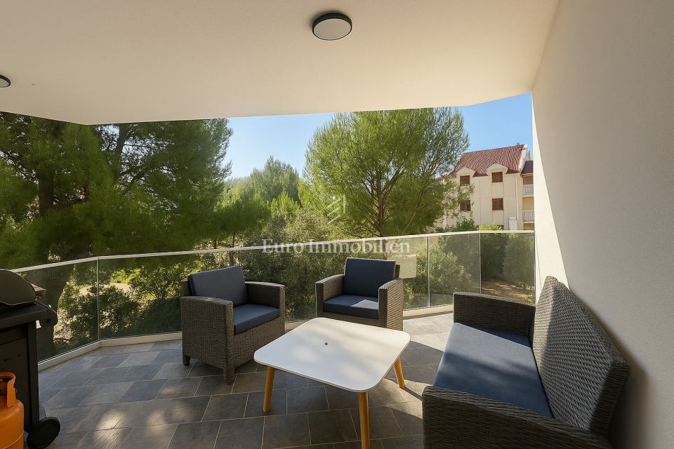 Brodarica, moderno opremljeno stanovanje, 50 m od morja