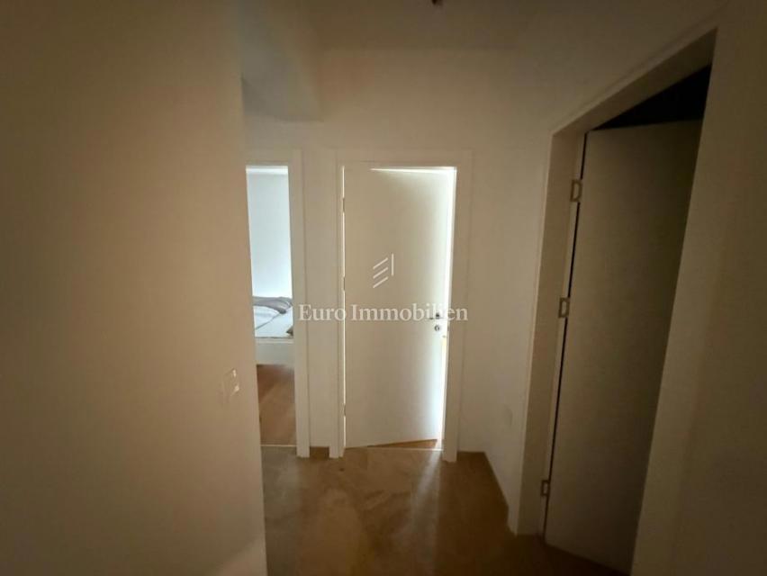 Brodarica, moderno opremljeno stanovanje, 50 m od morja