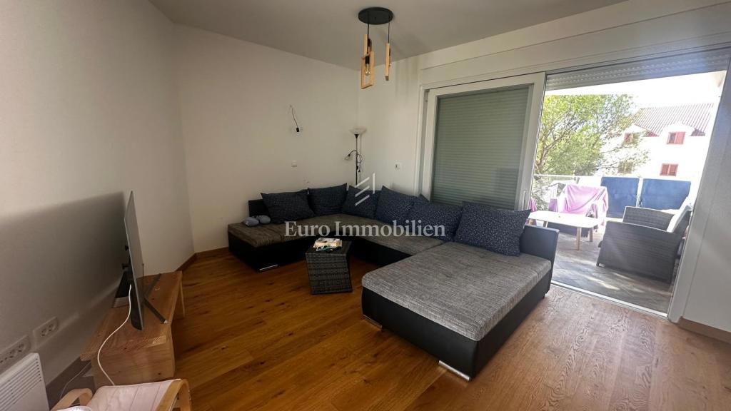 Brodarica, moderno opremljeno stanovanje, 50 m od morja