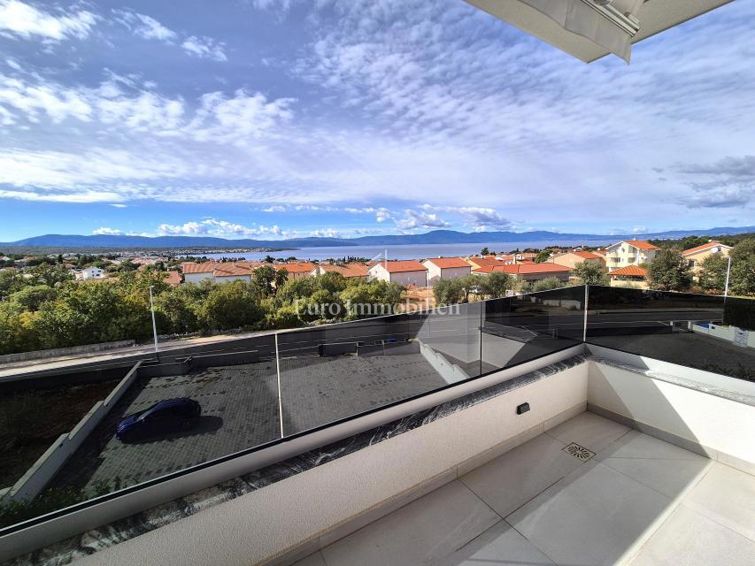 Opremljeno stanovanje z odprtim pogledom na morje