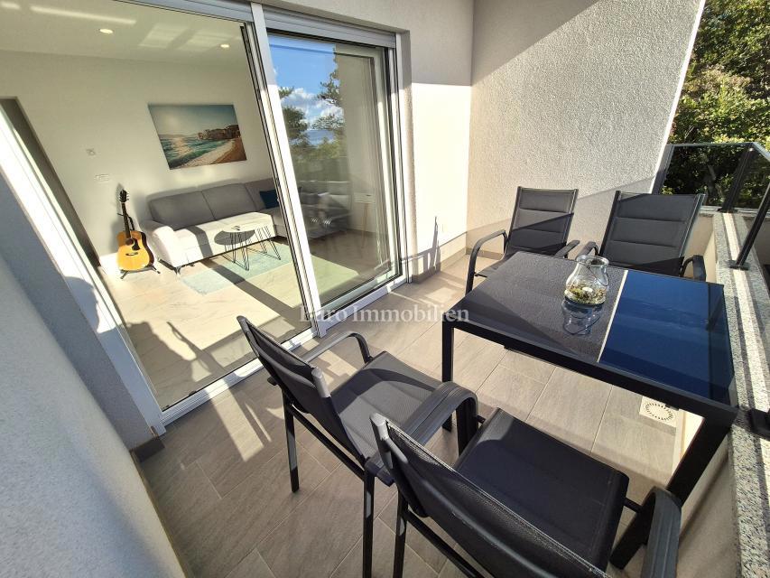 Nova stavba s pogledom na morje