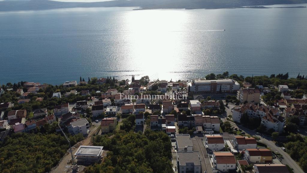 Nova stavba s pogledom na morje