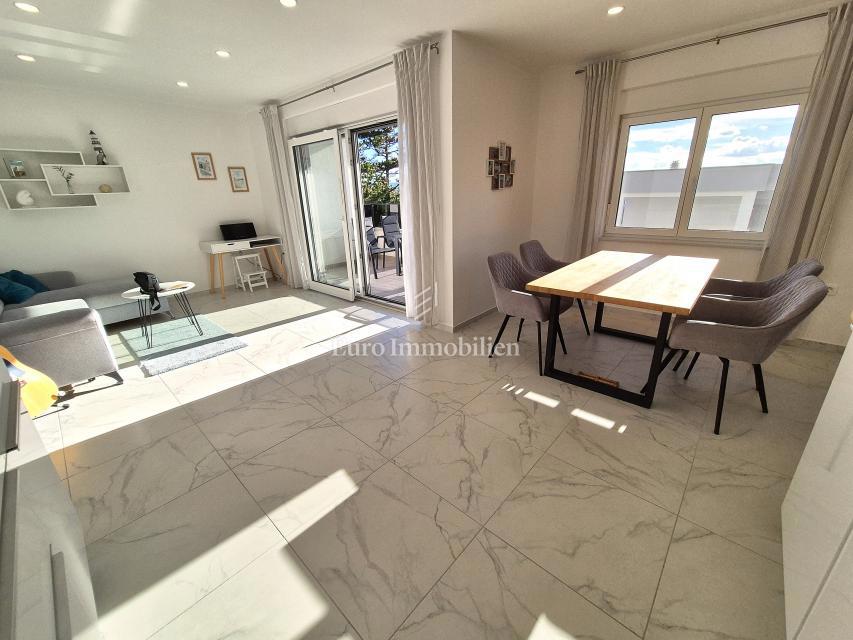 Nova stavba s pogledom na morje