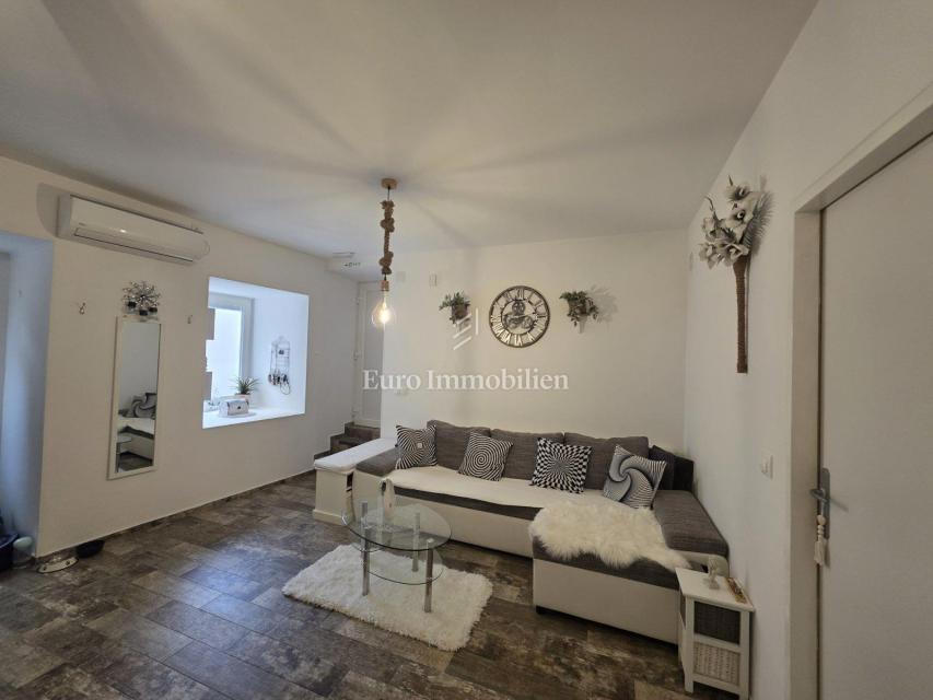 Senj, opremljeno stanovanje v starem mestnem jedru