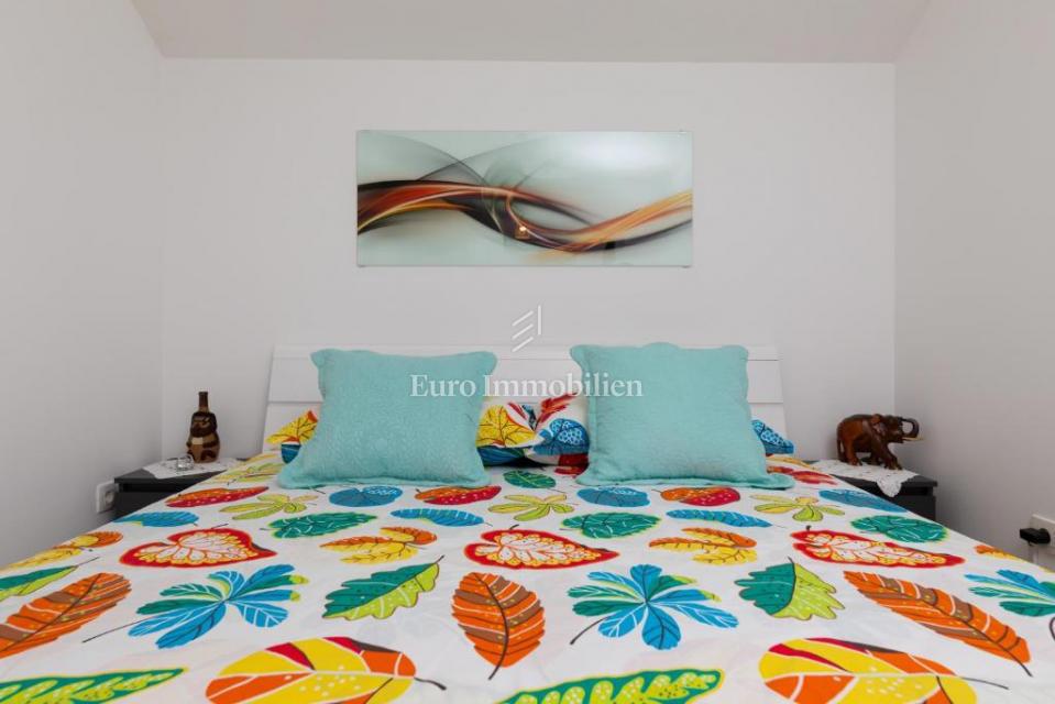 Soline Bay - opremljeno stanovanje naprodaj