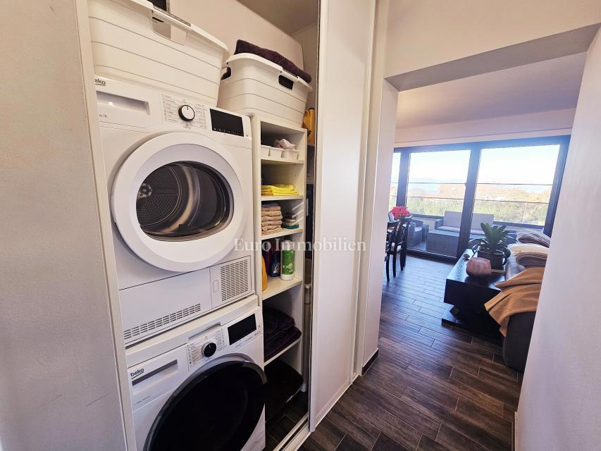 Funkcionalno dvosobno stanovanje z nadkrito teraso