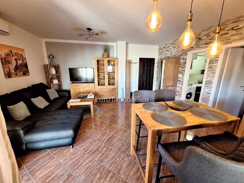 Malinska – dva stanovanja z vrtom in parkiriščem