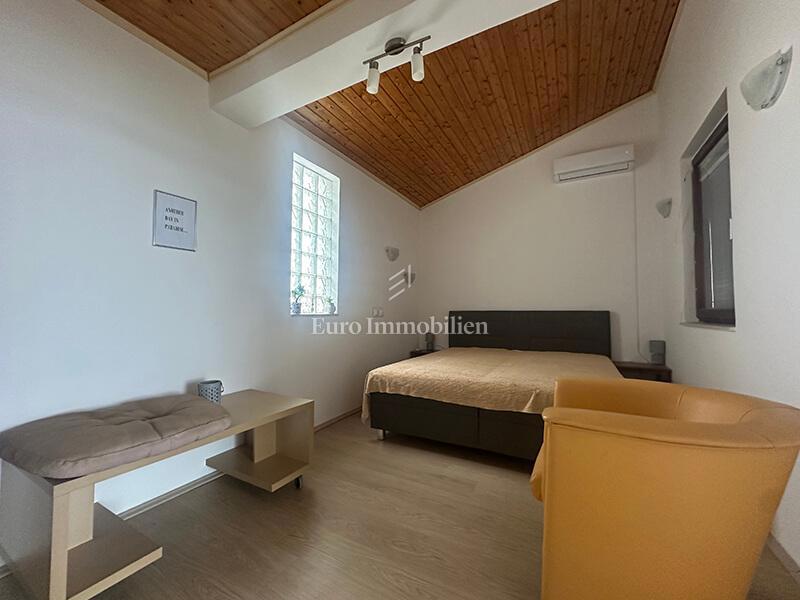 Hiša s čudovitim pogledom na morje blizu plaže