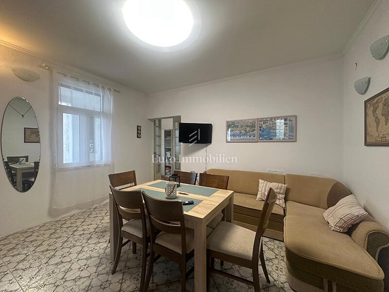 Hiša s čudovitim pogledom na morje blizu plaže