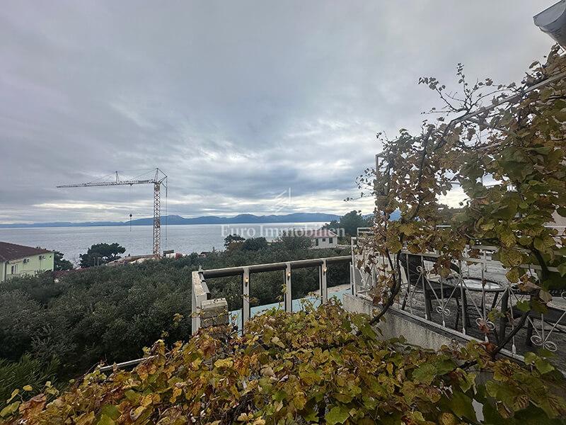 Hiša s čudovitim pogledom na morje blizu plaže