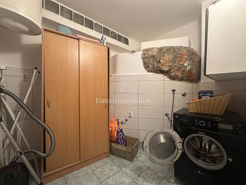 Hiša s čudovitim pogledom na morje blizu plaže