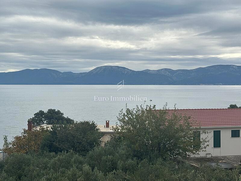 Hiša s čudovitim pogledom na morje blizu plaže