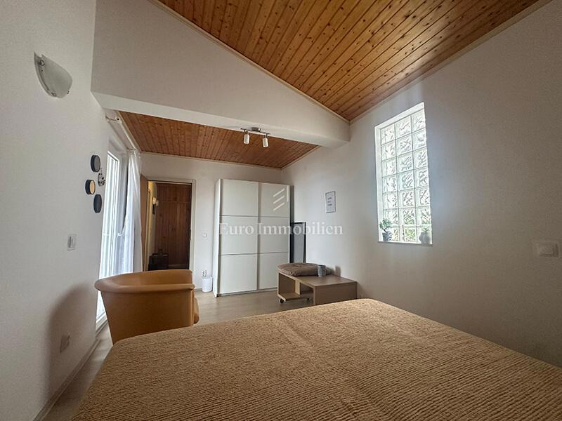 Hiša s čudovitim pogledom na morje blizu plaže