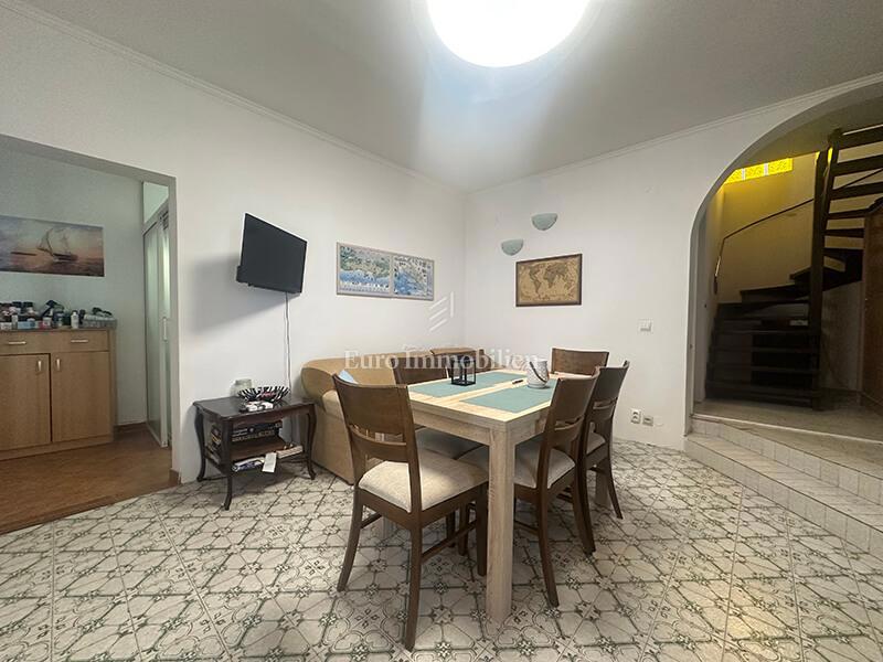 Hiša s čudovitim pogledom na morje blizu plaže