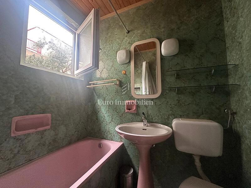 Hiša s čudovitim pogledom na morje blizu plaže