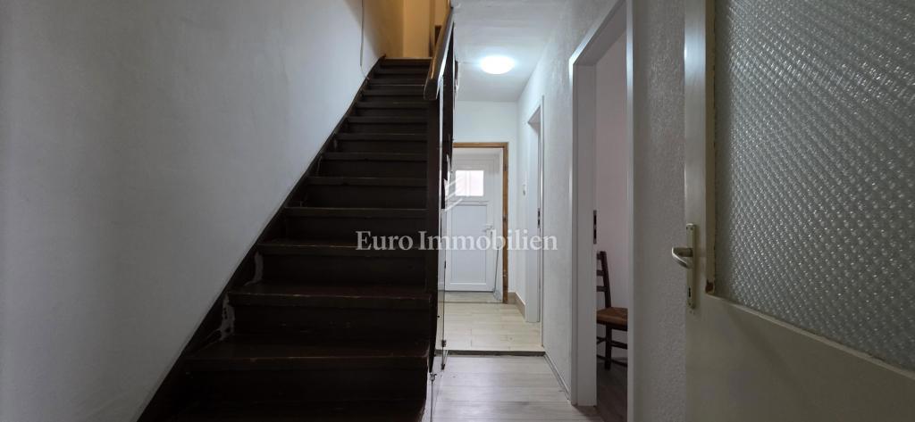 Hiša z investicijskim potencialom | Zaledje Crikvenice