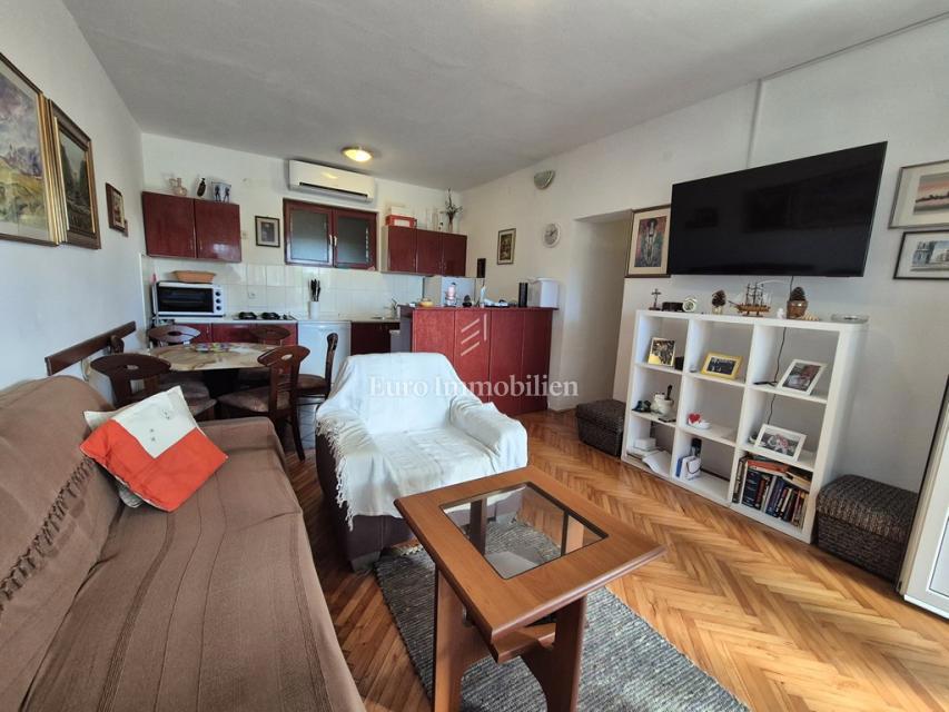 Apartma v bližini plaže, Pirovac