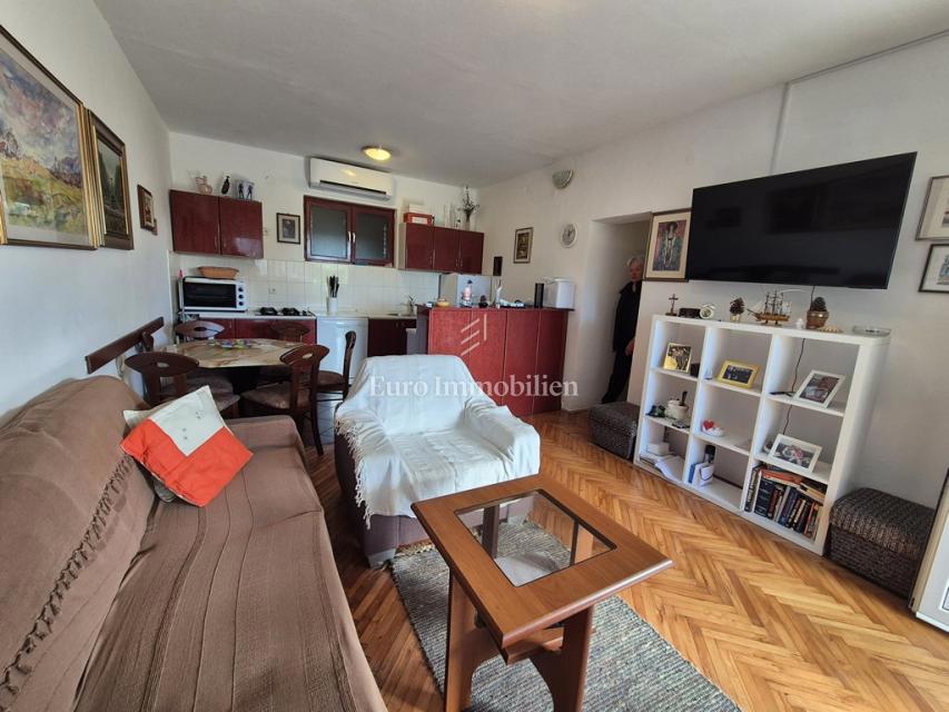 Apartma v bližini plaže, Pirovac