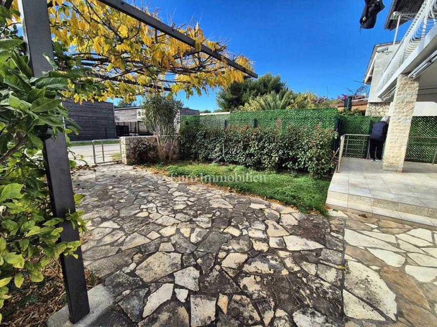 Apartma v bližini plaže, Pirovac