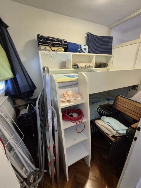 Apartma v bližini plaže, Pirovac