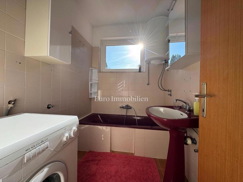 Istra - hiša z vrtom in odprtim pogledom na morje