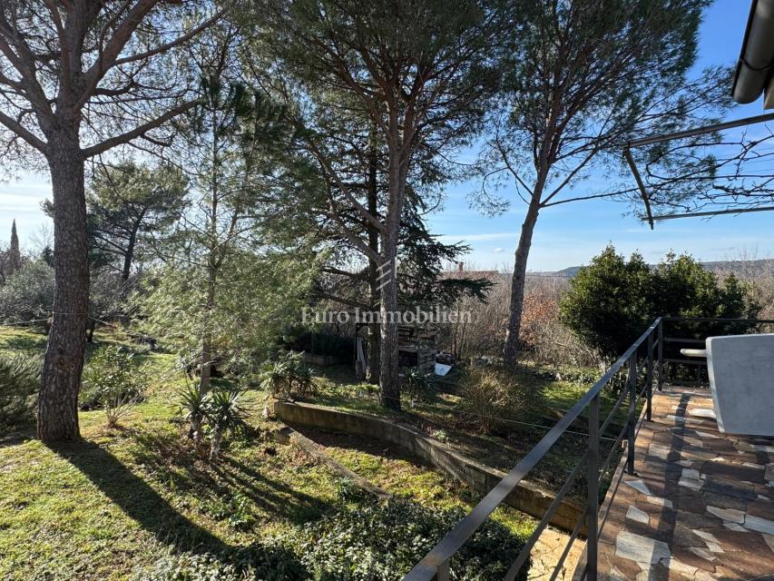 Istra - hiša z vrtom in odprtim pogledom na morje