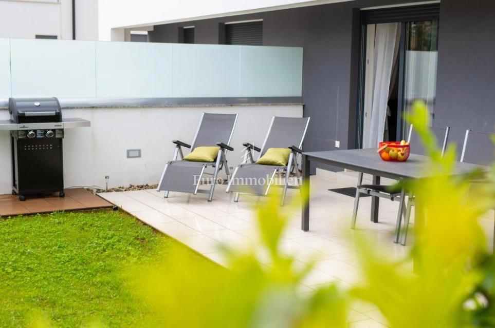 Dva moderna apartmaja na odlični lokaciji blizu morja