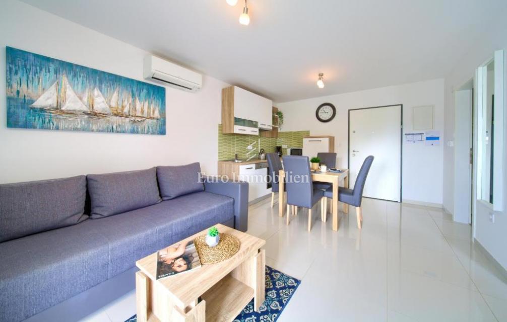 Dva moderna apartmaja na odlični lokaciji blizu morja