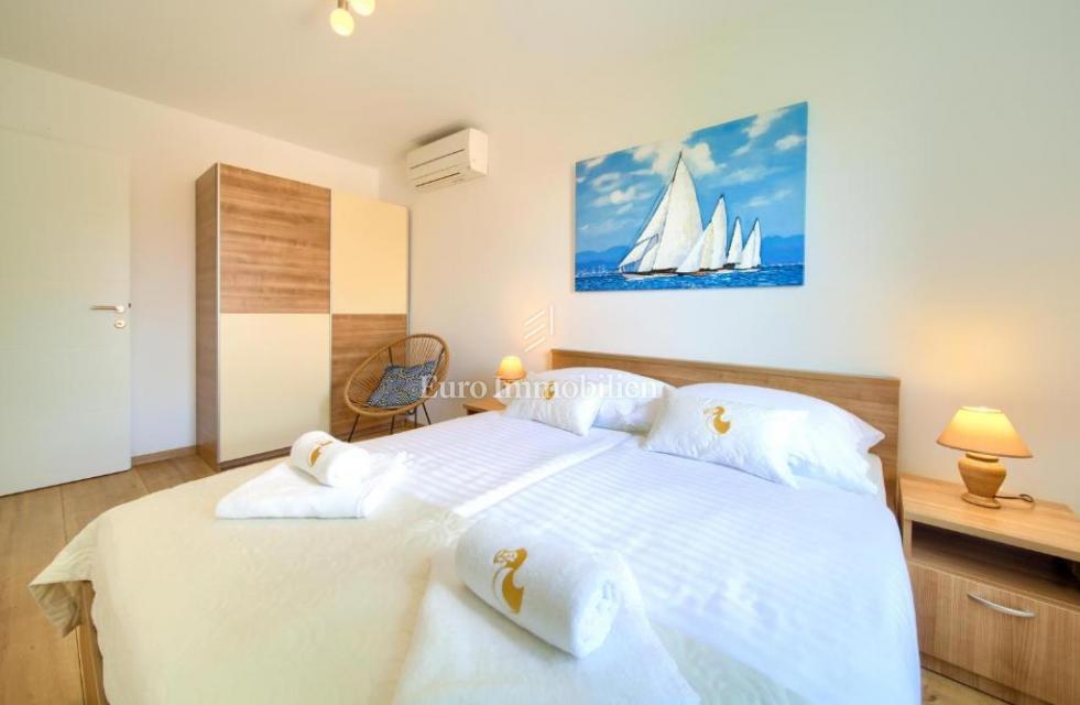 Dva moderna apartmaja na odlični lokaciji blizu morja