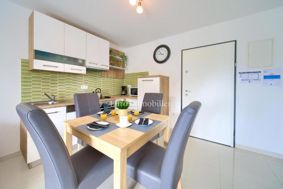 Dva moderna apartmaja na odlični lokaciji blizu morja